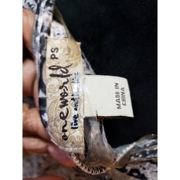 One World Gray Black Blouse SP Gray Black Embellished V Neck Stretch Boho Print - Picture 9 of 12